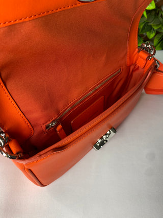 Cartera Marc Jacobs electric orange