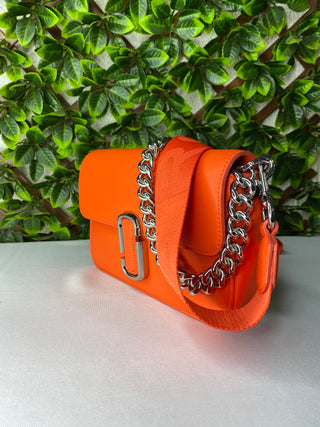 Cartera Marc Jacobs electric orange