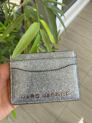 Tarjetero Marc Jacobs plateado