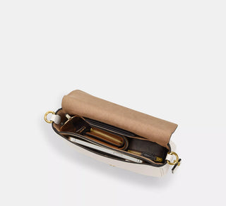 Cartera Coach Amelia pebbled leather/Gold/Chalk