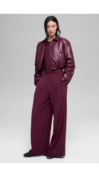 Chaqueta Alo Yoga Faux Leather Cropped Premier Bomber Burgundy