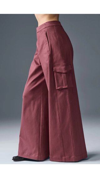 Pantalon Alo Yoga Show Off Cargo Wide Leg Trouser (Long) Burgundy Truffle