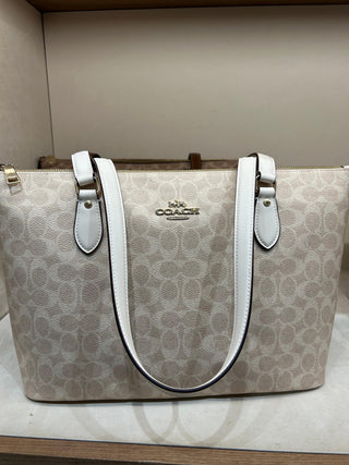 Tote Coach Gallery in Signature Canvas Sand/Chalk