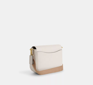 Cartera Coach Amelia pebbled leather/Gold/Chalk