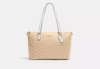 Tote Coach Gallery in Signature Canvas Sand/Chalk
